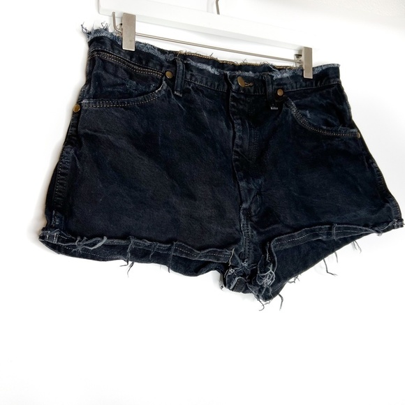 Wrangler Shorts Black Distressed Frayed Shorts High Rise - Picture 2 of 5